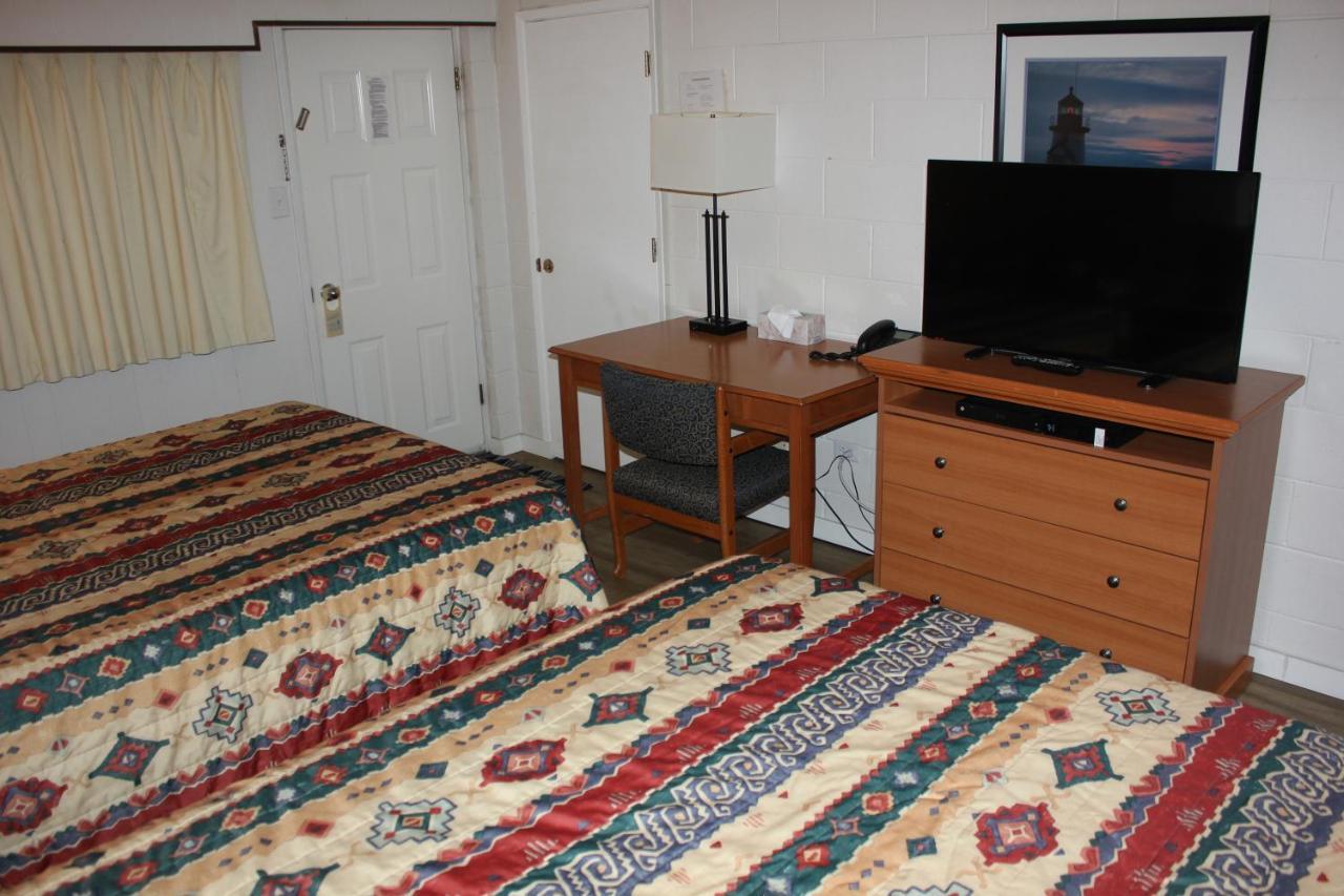 Flamingo Motel Penticton Bagian luar foto