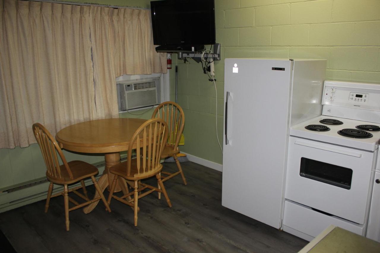 Flamingo Motel Penticton Bagian luar foto