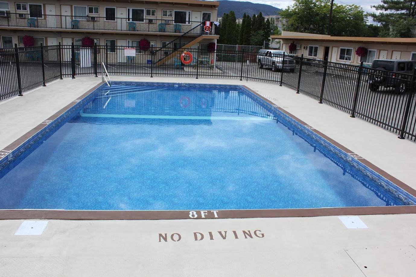 Flamingo Motel Penticton Bagian luar foto