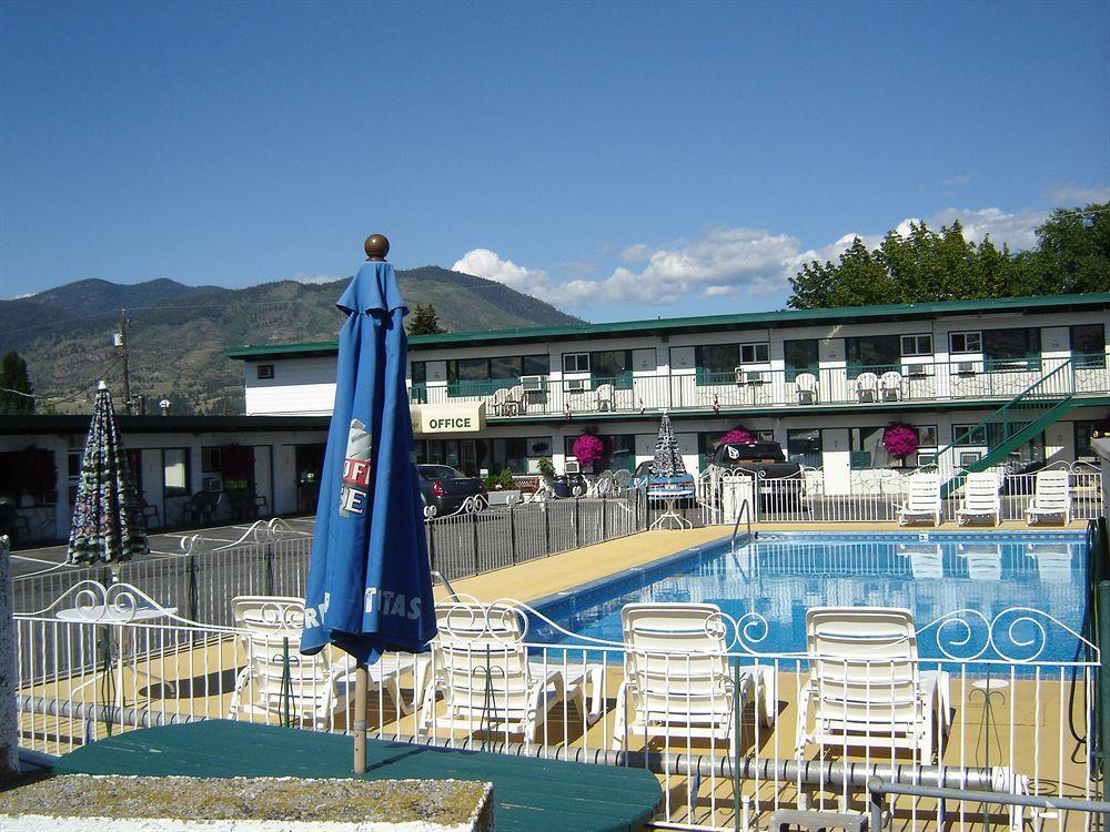 Flamingo Motel Penticton Bagian luar foto