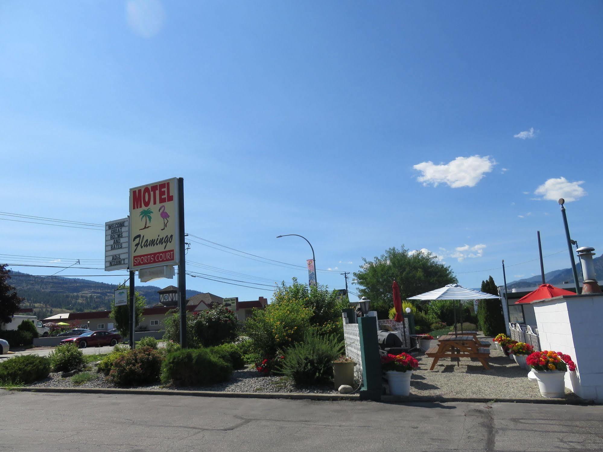 Flamingo Motel Penticton Bagian luar foto